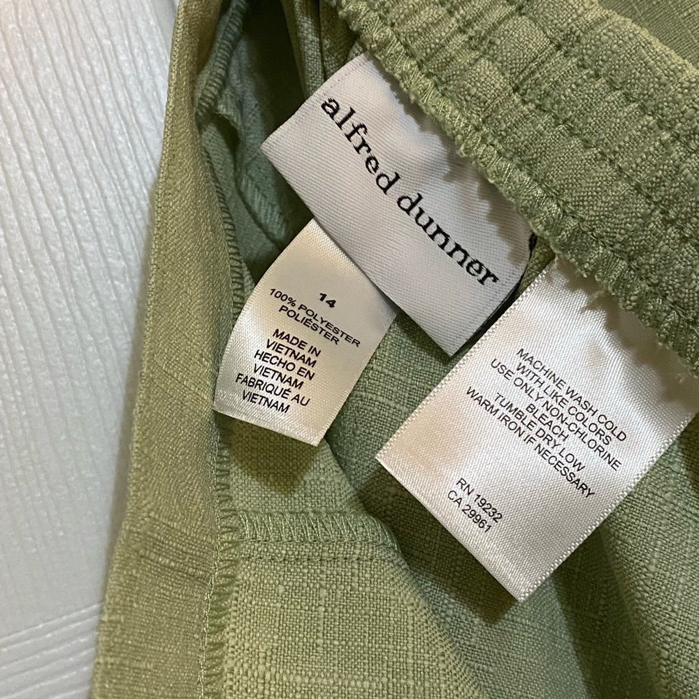 Alfred Dunner Sage NWT Springtime in Paris Proportioned Short 14 - Picture 3 of 9